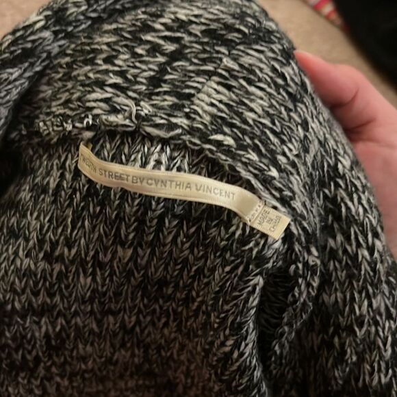 12th street by Cynthia Vincent cardigan small - Picture 8 of 9
